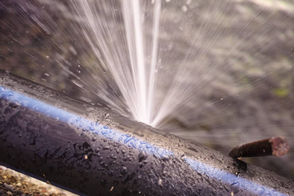 commercial plumbing pipe leak emergency